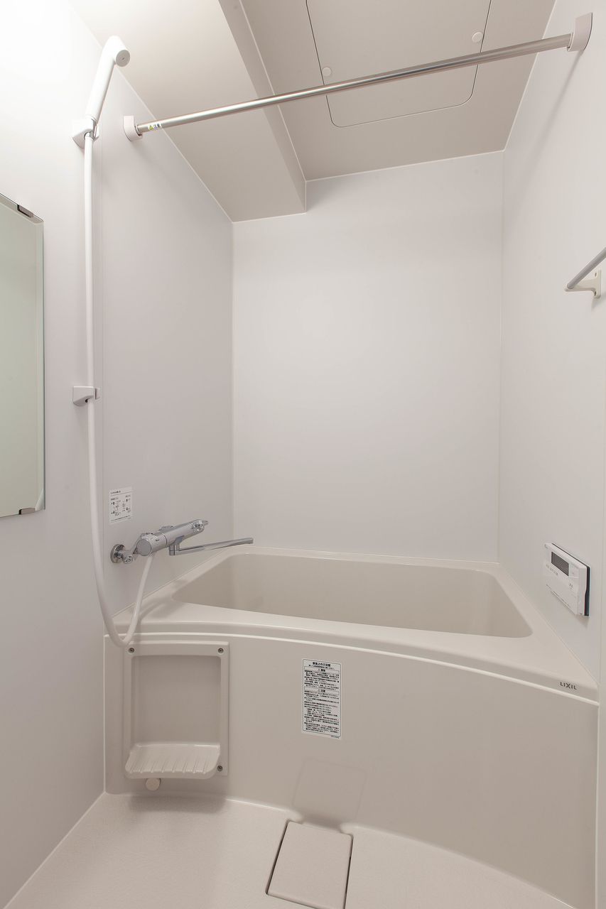 サーモ水栓で使いやすい。浴室乾燥暖房も標準設置。