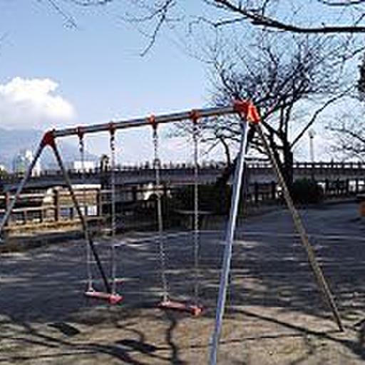 甲突川左岸公園 桜島も見える癒しの公園 徒歩2分